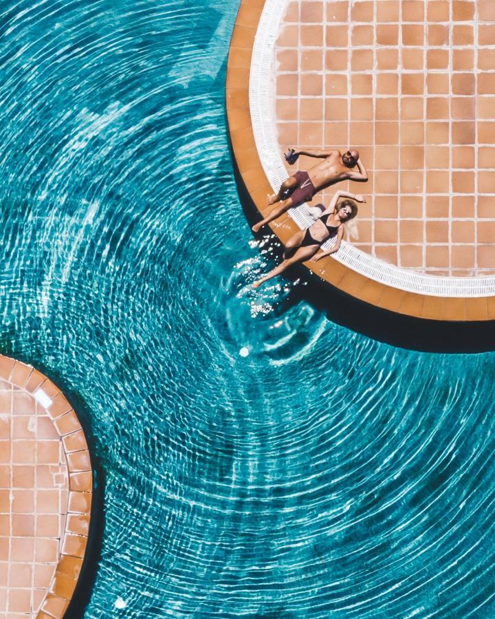 Monte Santo Resort Карвоейру Екстер'єр фото The pool at the 1018