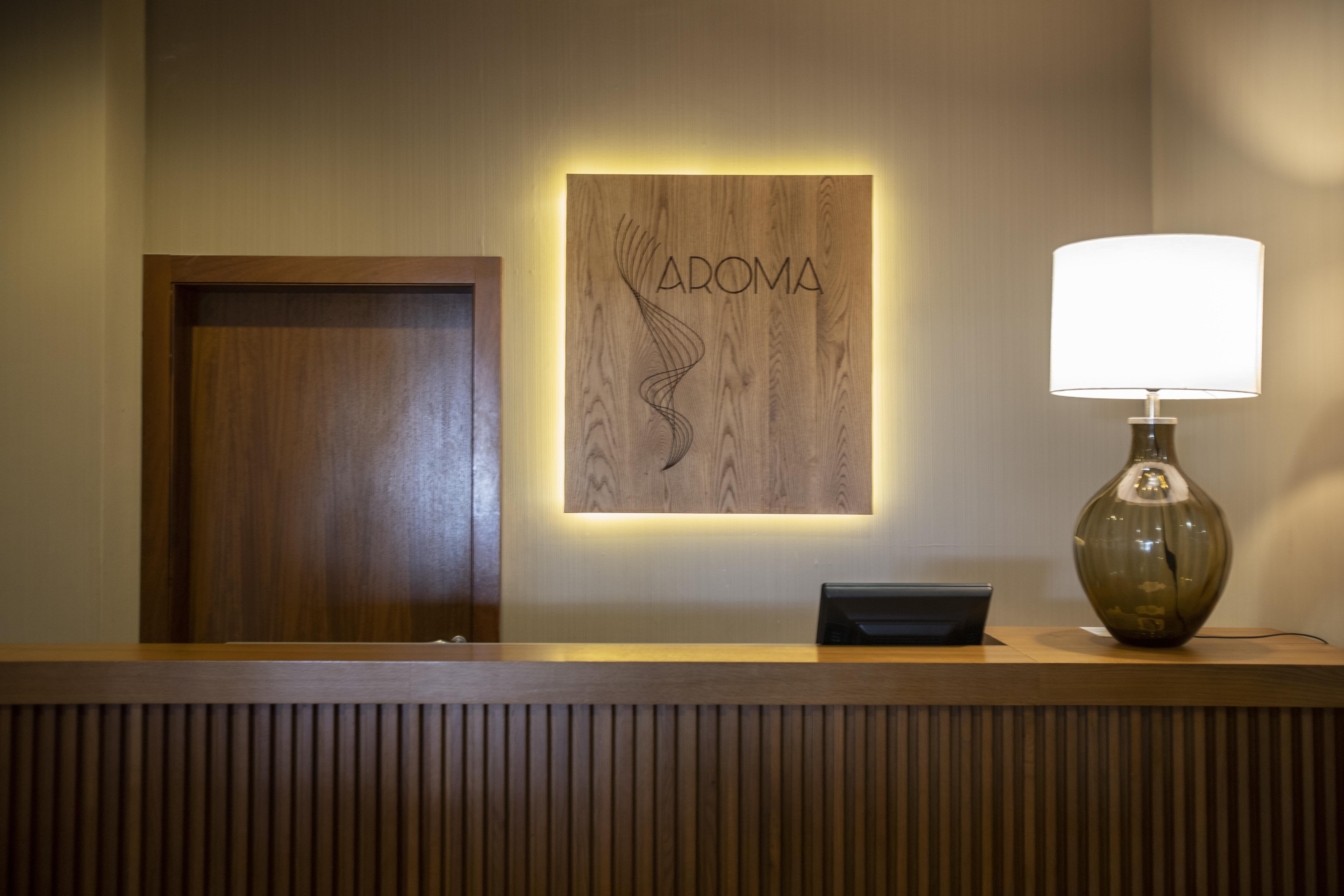 Monte Santo Resort Карвоейру Екстер'єр фото Reception desk at the hotel