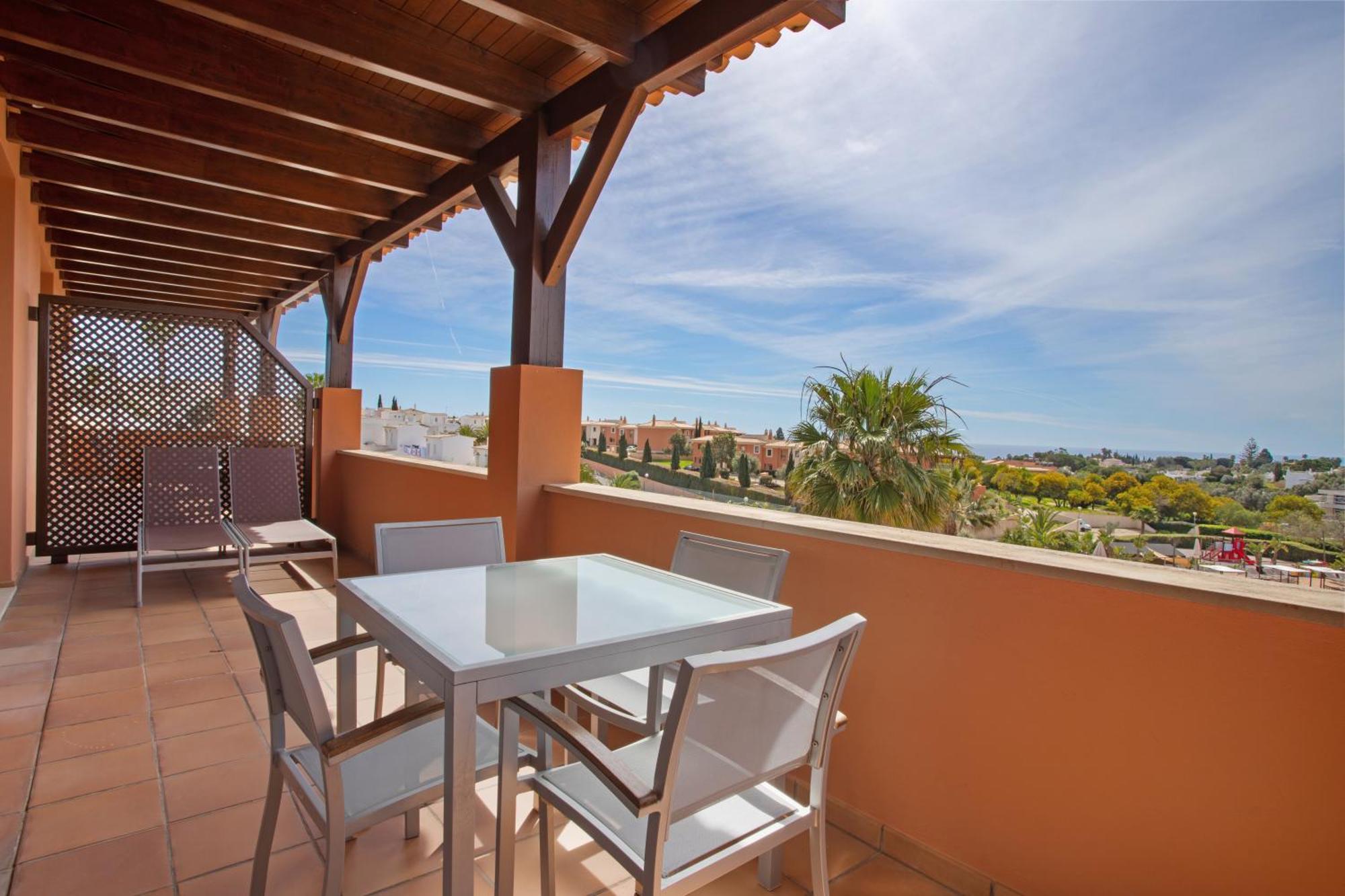 Monte Santo Resort Карвоейру Екстер'єр фото A balcony