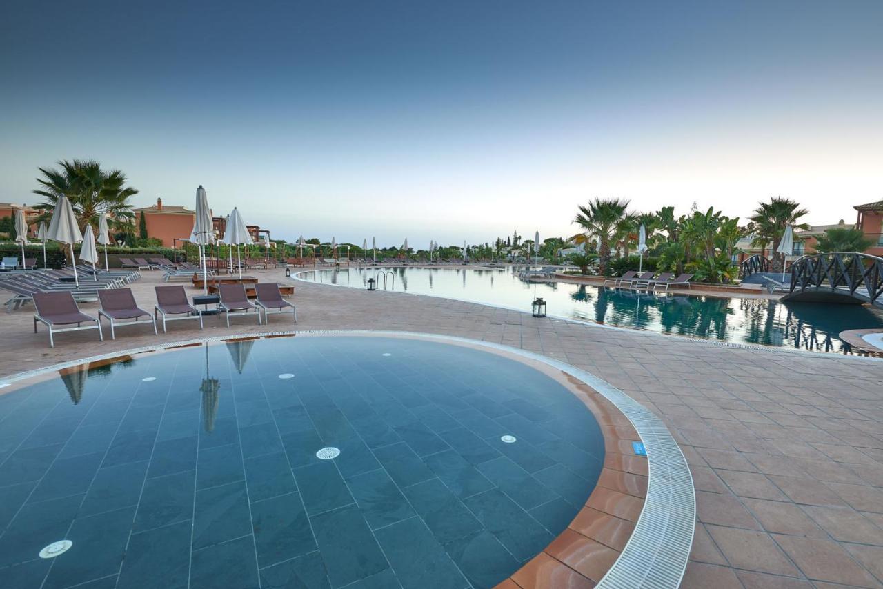 Monte Santo Resort Карвоейру Екстер'єр фото The swimming pool at the hotel